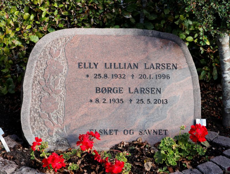 Elly Lillian Larsen.JPG